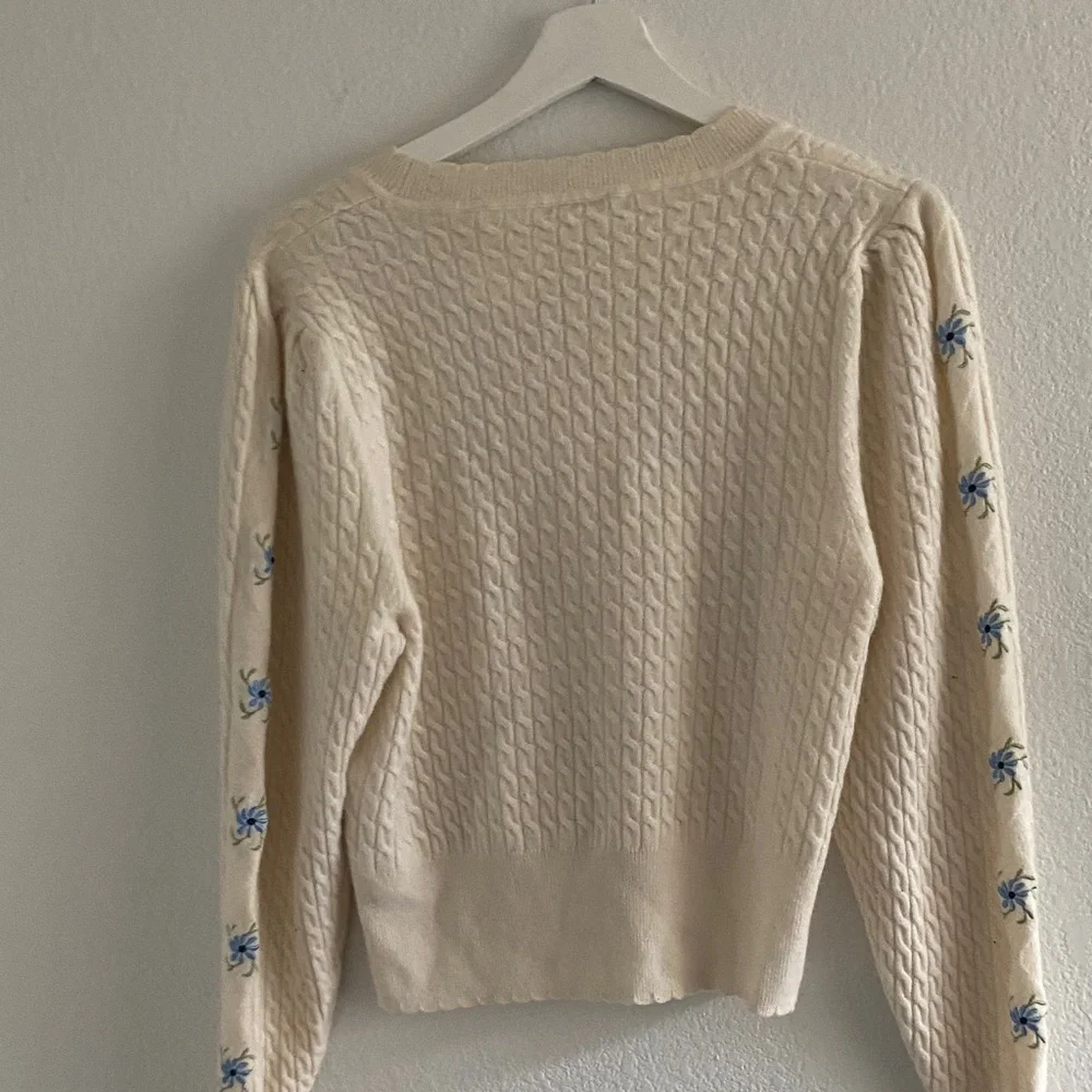 Sandro Cream Cable Knit Sweater with Blue Floral Accents - Picture 4 of 4